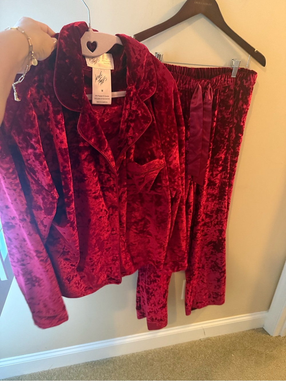 Lord & Taylor crushed velvet 2-Piece Pajama Set  medium - Picture 2 of 7